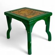 Table d'appoint peinte antique avec dessus floral vintage, style bohème