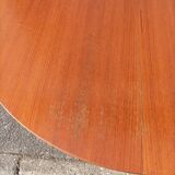 Scandinavian table with integrated extension