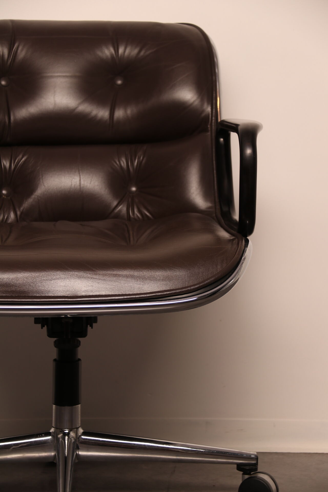 Executive office chair by Charles Pollock for Knoll - US - 1970's