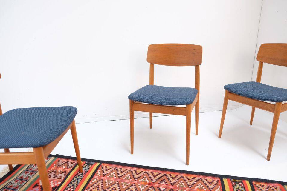 Set of 4 vintage chairs, 1960s–70s retro style, reupholstered.