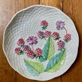 Set of two earthenware plates/dishes.