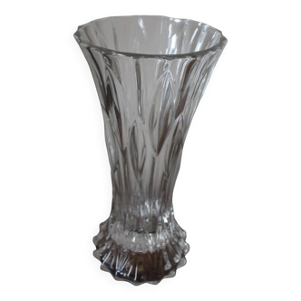 Large chiseled structured transparent glass vase