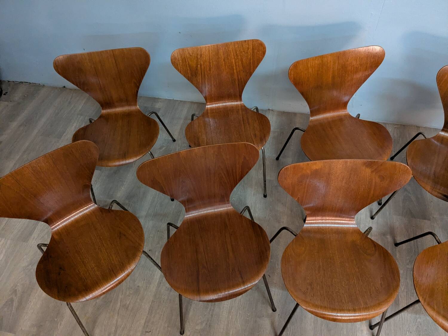 8 Arne Jacobsen Series 7 chairs