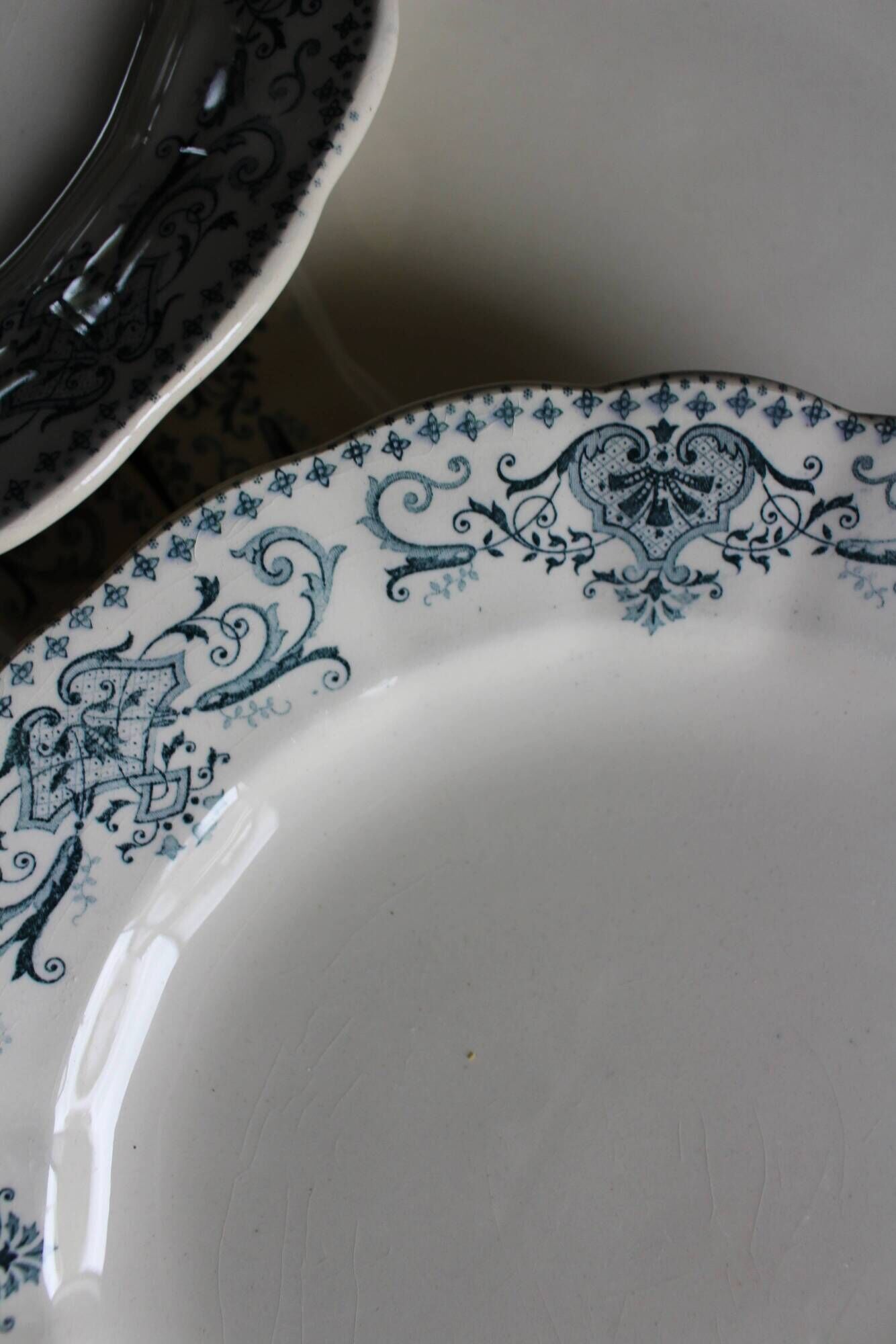 A set of 6 flat plates Terre de Fer Bleu Verdun HBC.