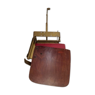 Strapontin armchair showroom