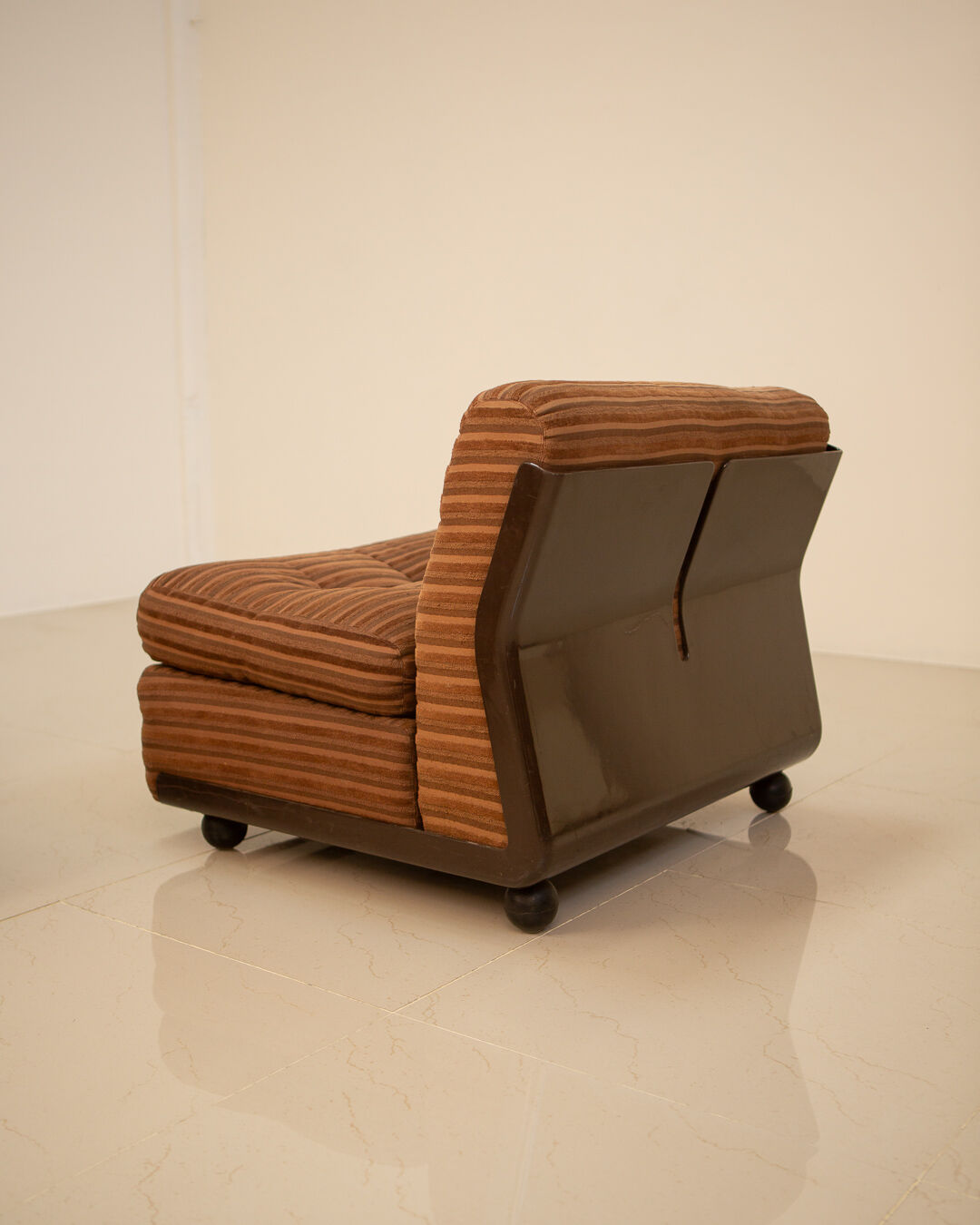 Pair of armchairs "Amanta" brown by Mario Bellini for C&B Italia 60's