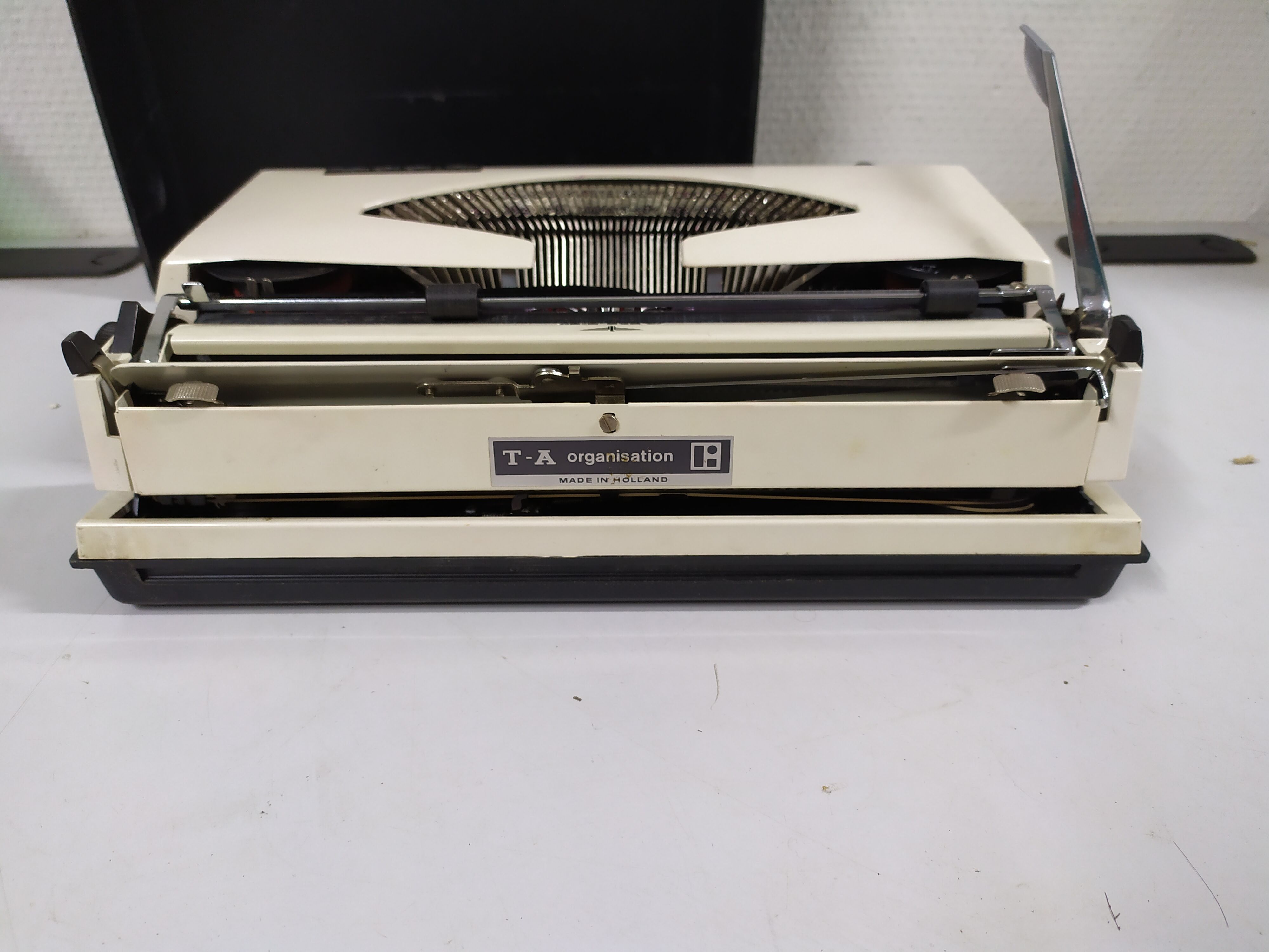 Adler Tippa Typewriter - Azerty Keyboard - works