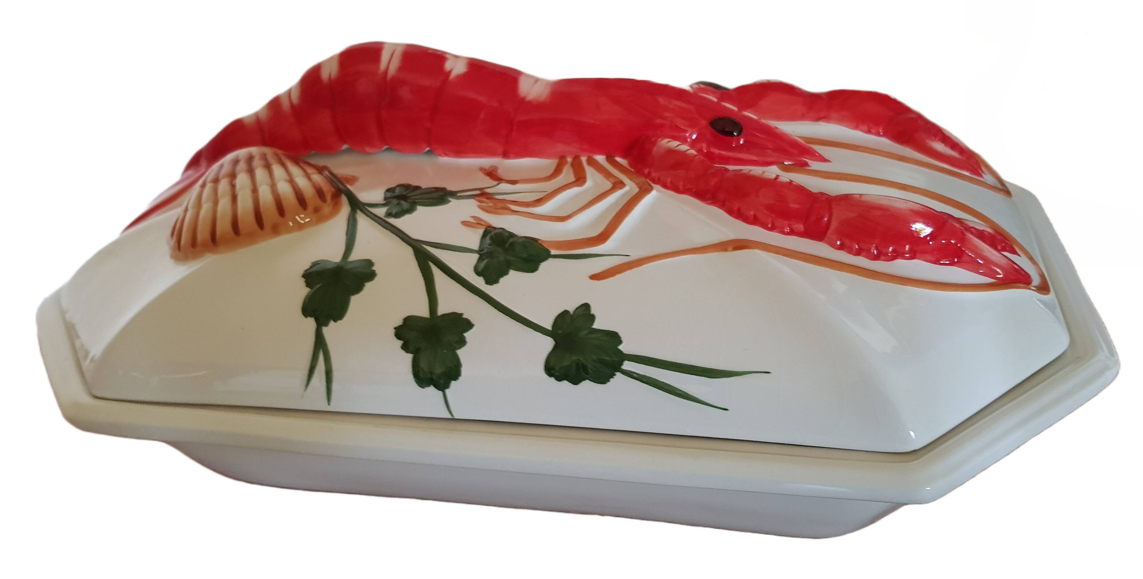 Ceramic dish with slip lid lobster decor