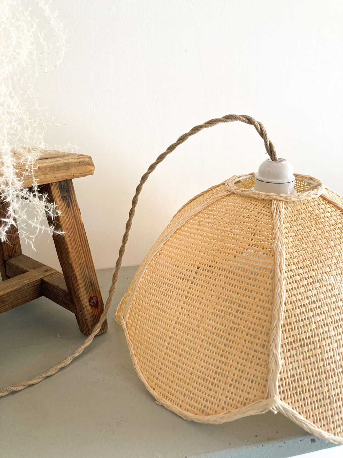 Suspension fleur en raphia