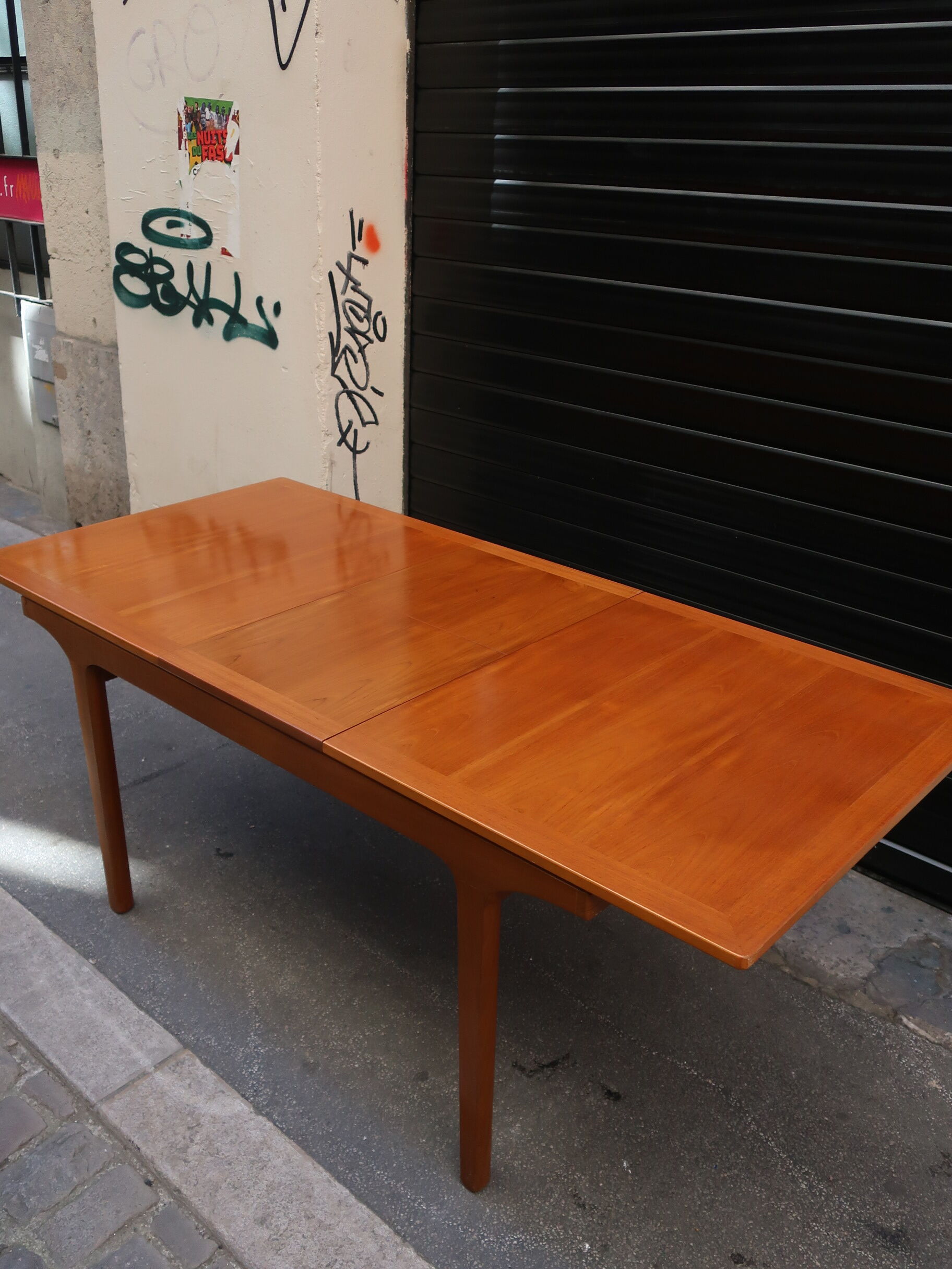 Nathan furniture dining table in 60s teak with butterfly extension