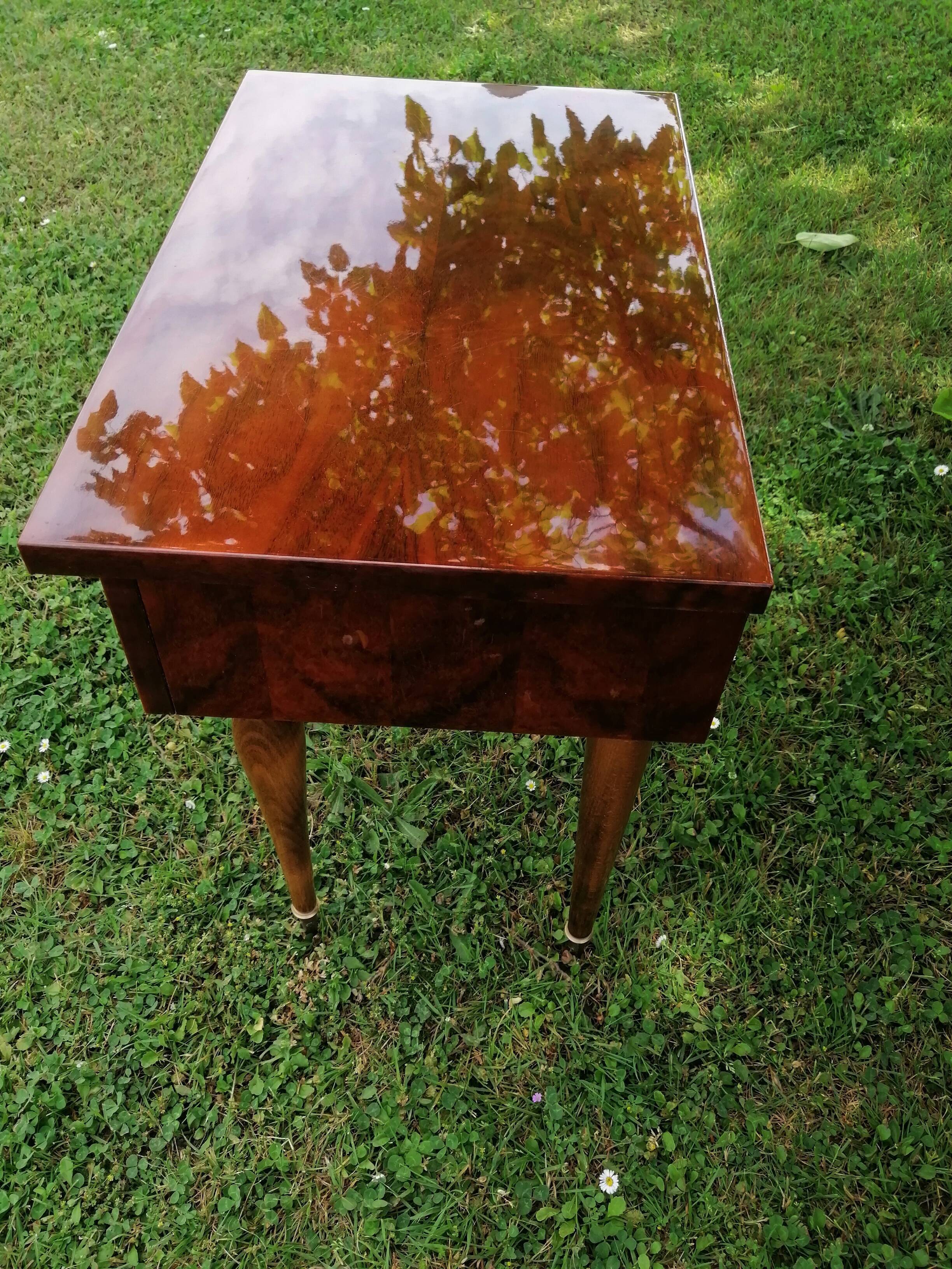 Paire de tables de chevet