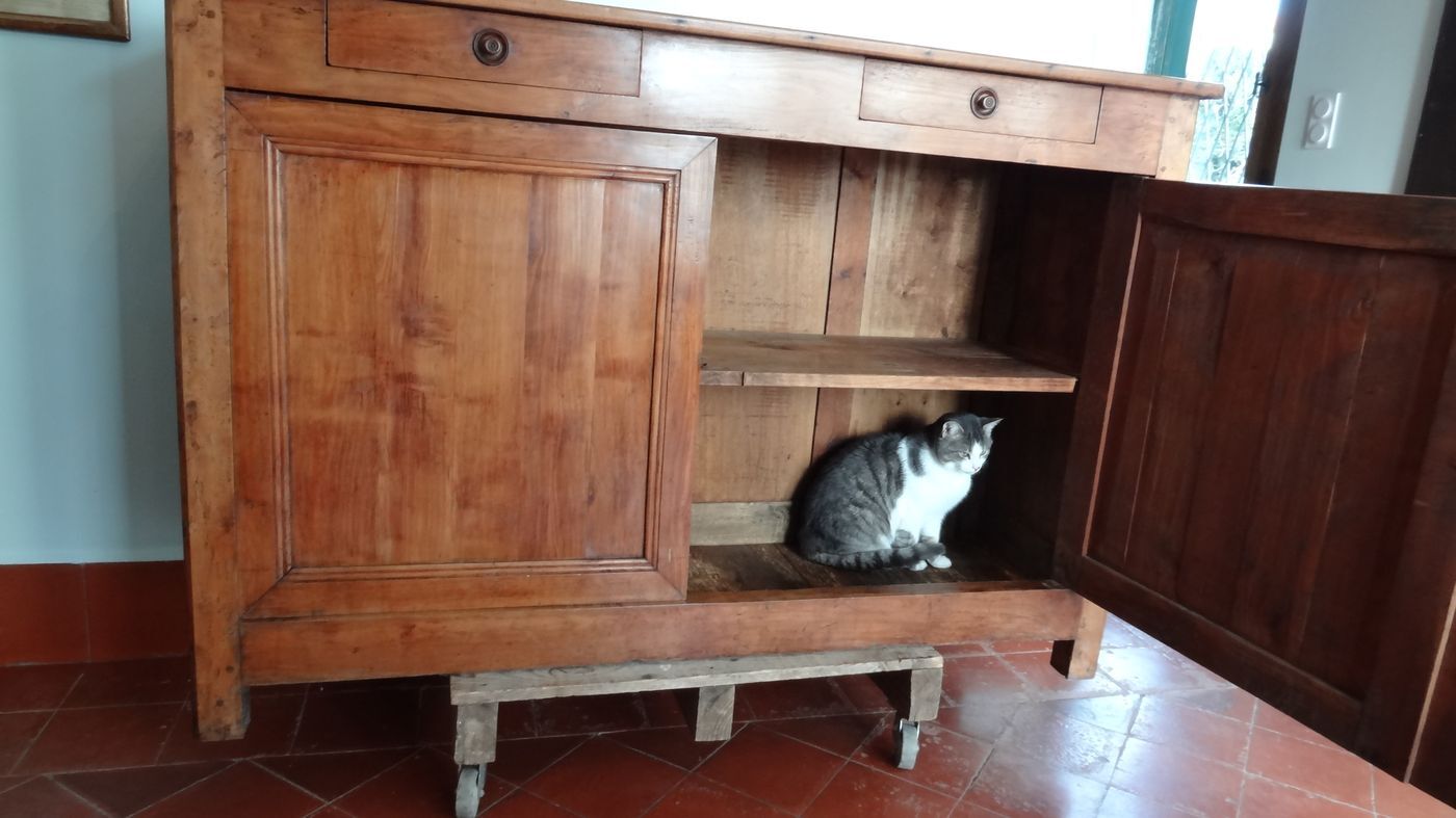 155 x 105 cm low-door buffet