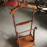 Servant Oak Room Valet