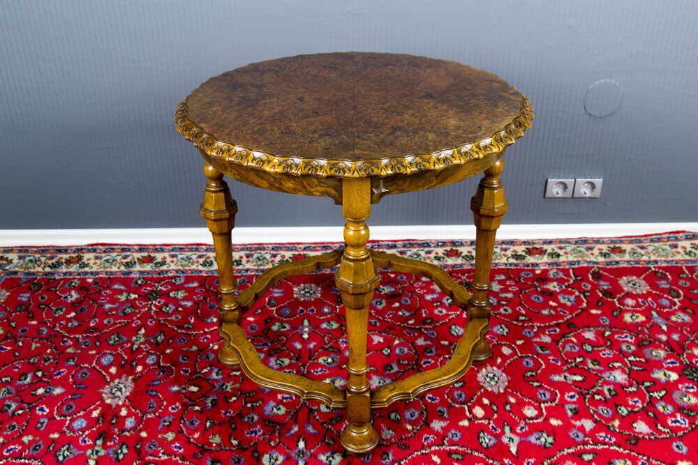 Table d’appoint ronde française en noyer de Burr, années 1920