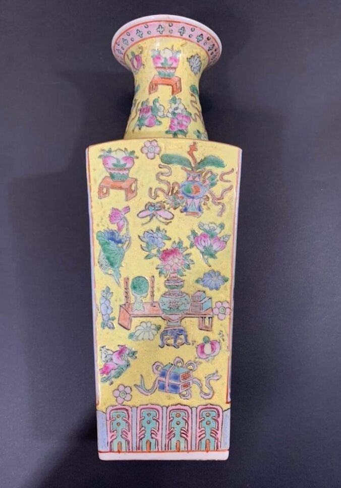 Chinese vase, Canton porcelain, Circa 1850