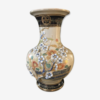 Vase en porcelaine du Japon décor de peinture de fleurs et oiseau 30 cm