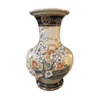 Vase en porcelaine du Japon décor de peinture de fleurs et oiseau 30 cm