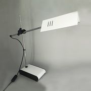 1970s original vintage white table lamp design by Veneta Lumi. Made in Italy