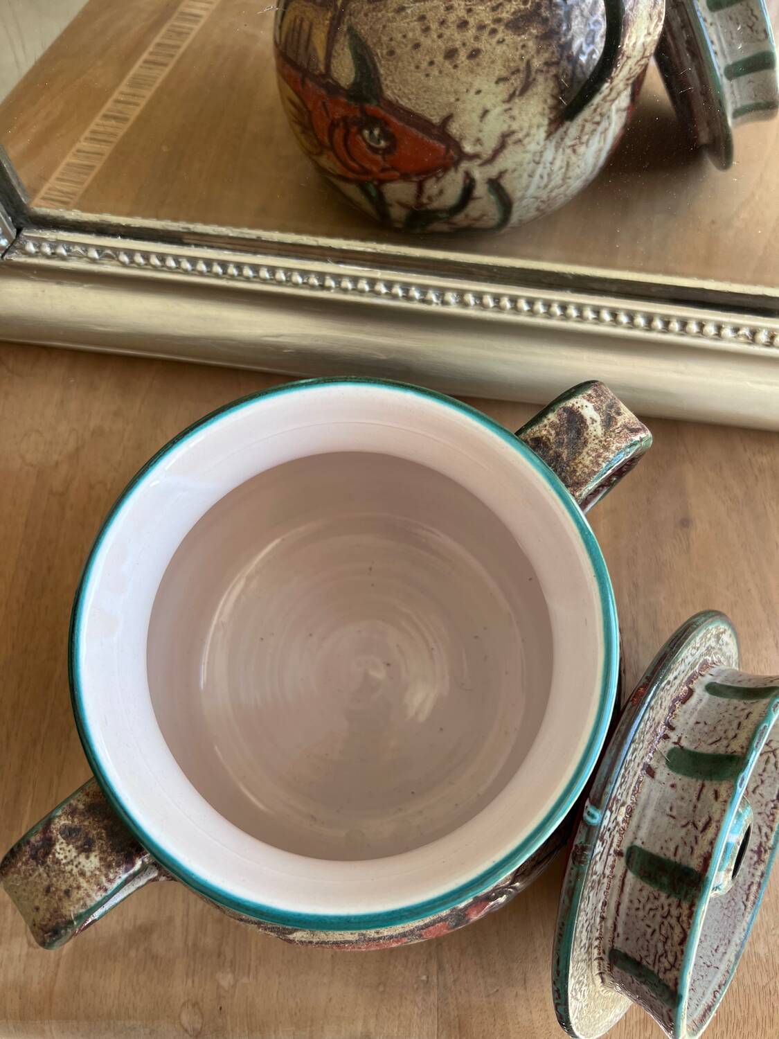 Large ceramic pot with fish decor – hand-painted piece