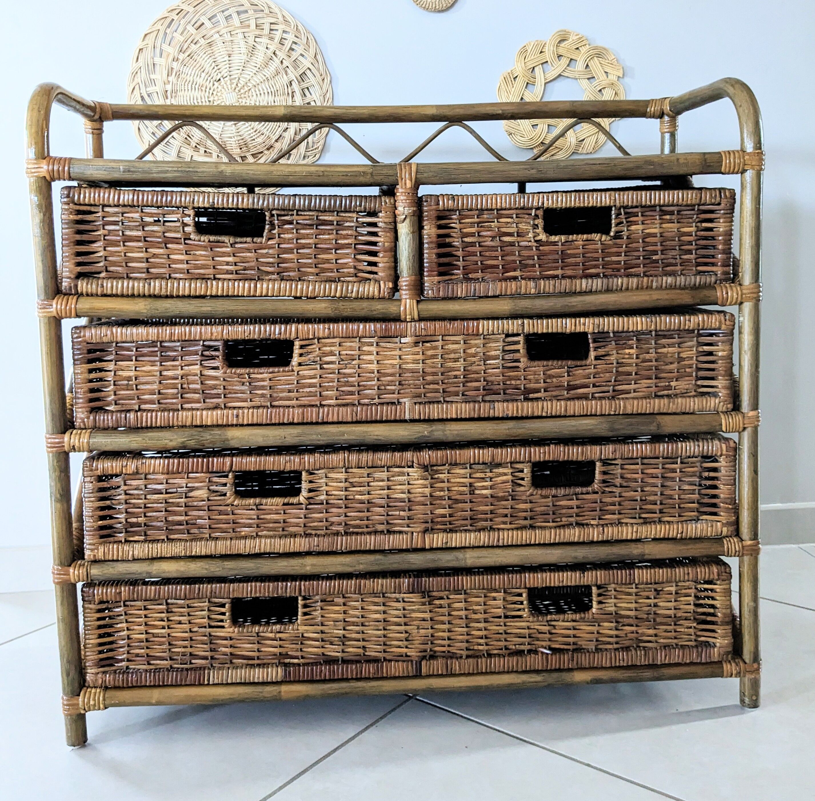 Commode vintage en rotin et osier
