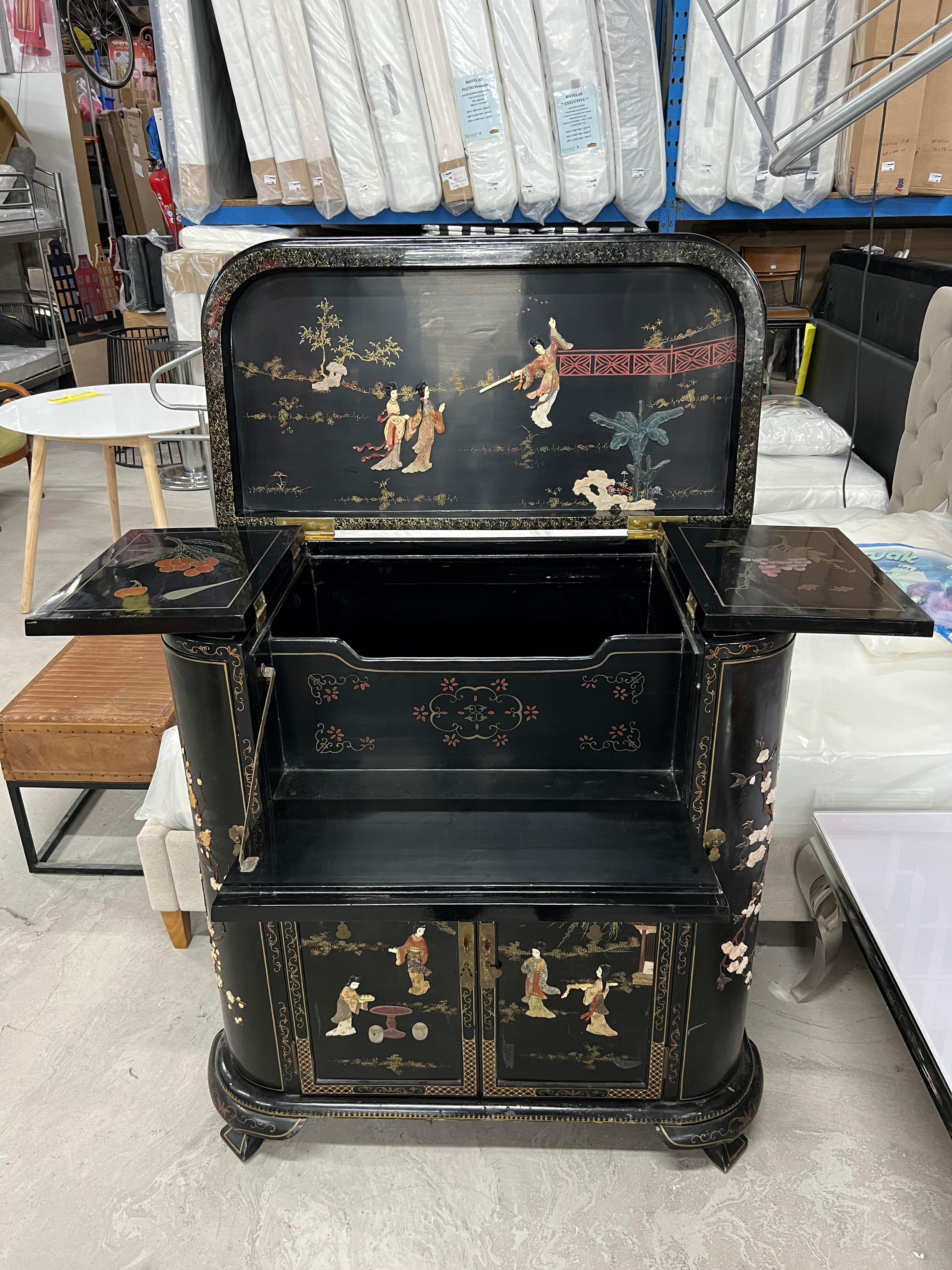 Chinese furniture black lacquered bar