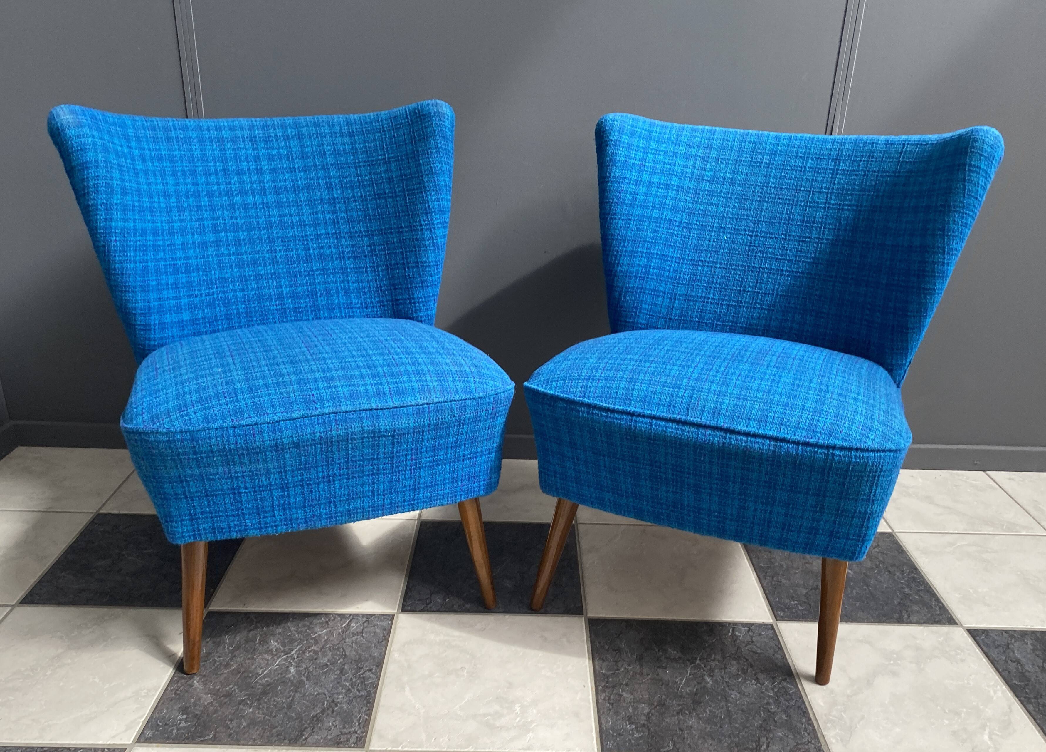 ensemble de 2 chaises de cocktail bleues des années 1960