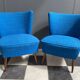 ensemble de 2 chaises de cocktail bleues des années 1960