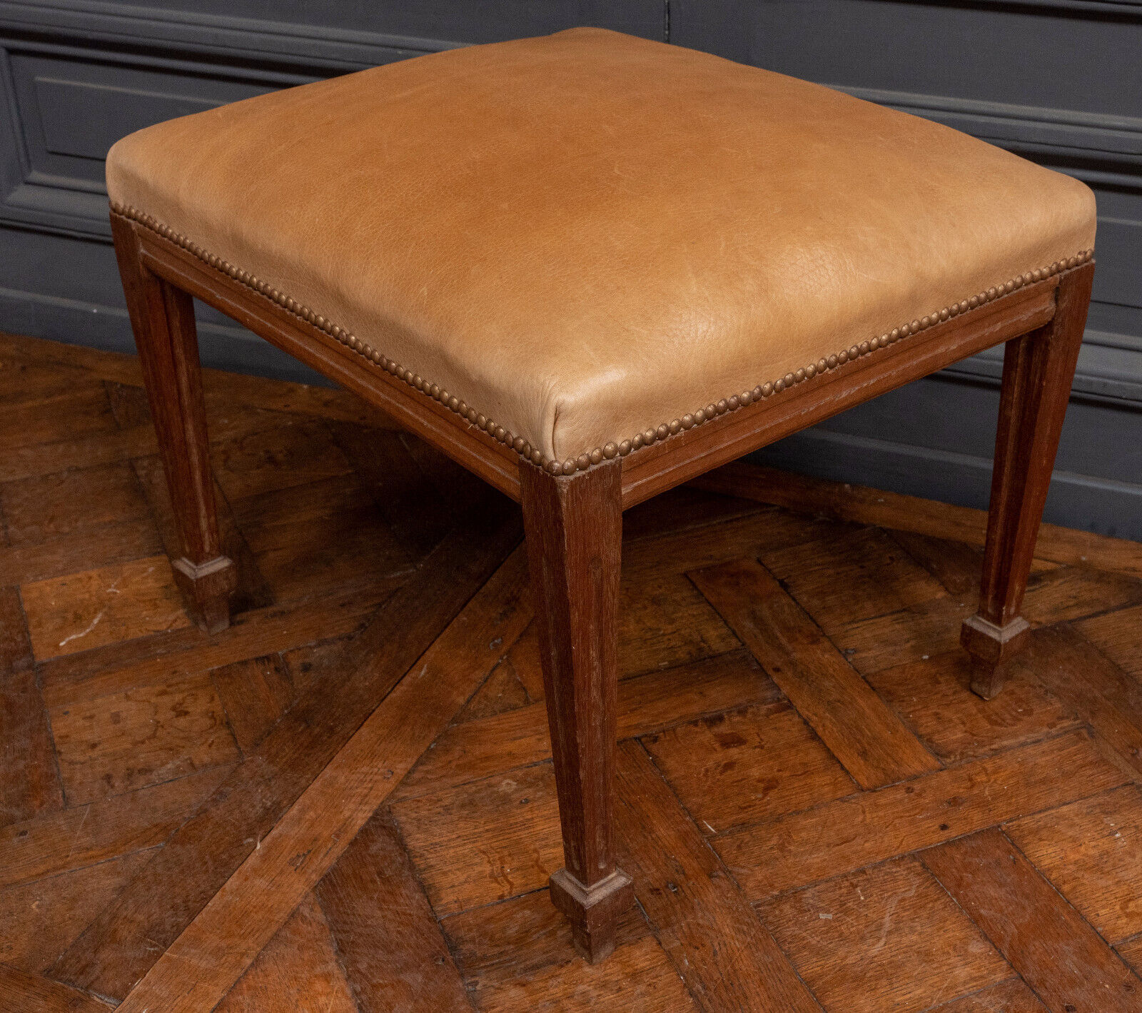 Oak stool early twentieth feet fluted leather top