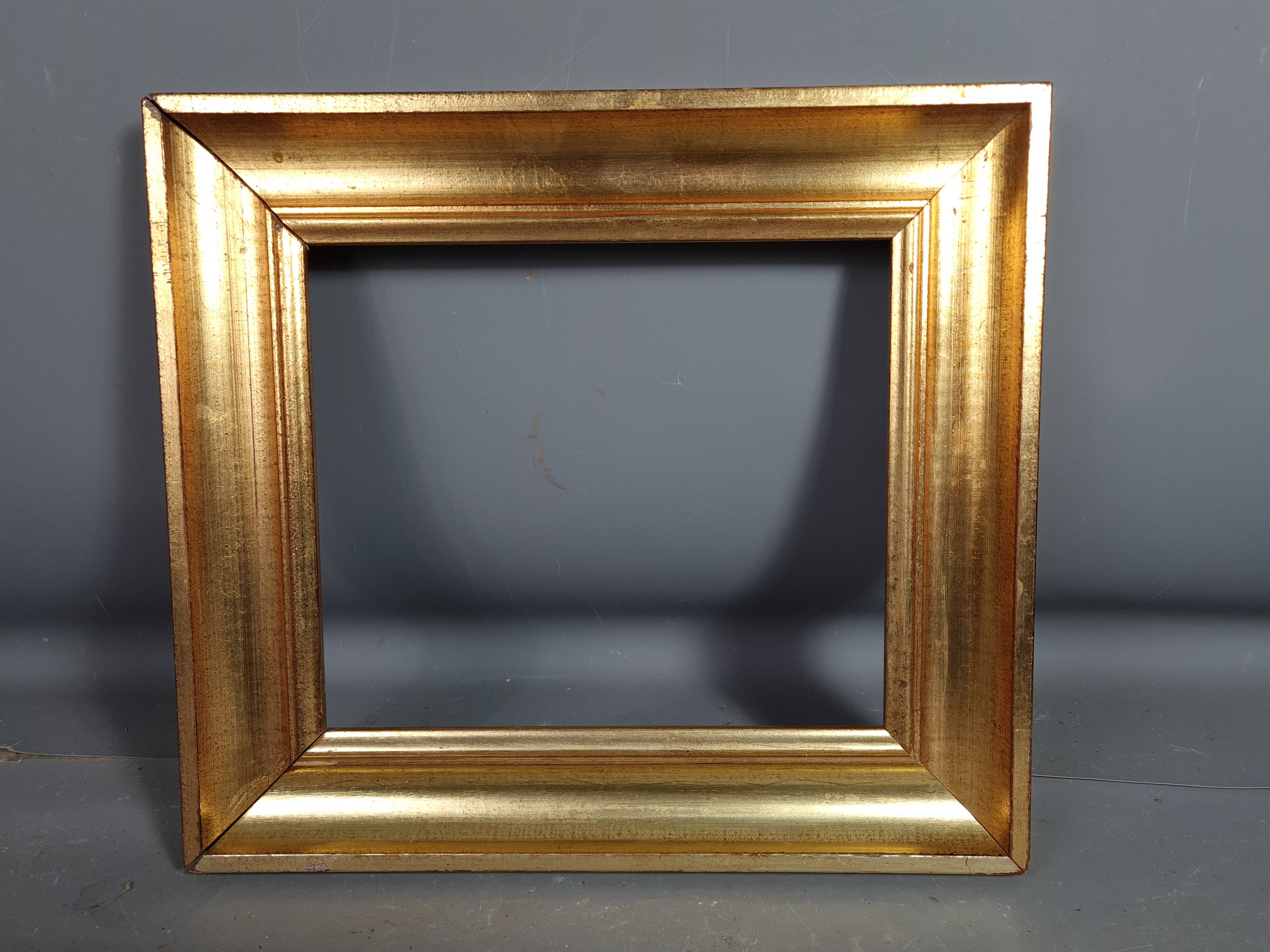 Cadre bois profil creux doré feuille d'or 35,5x32 feuillure  25x22 cm