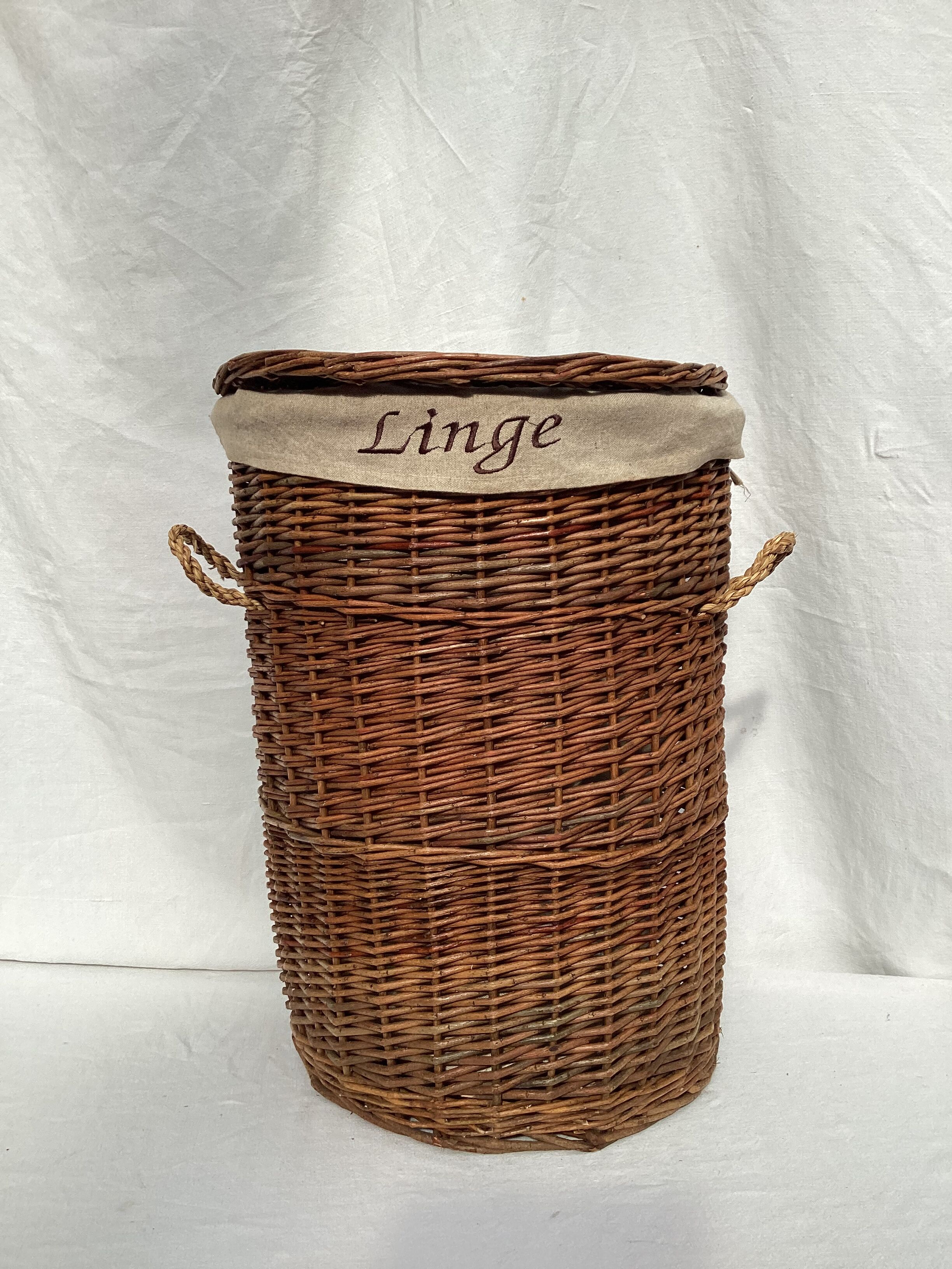 Vintage wicker laundry basket dimension: height -48cm- width -36cm- depth -23cm-