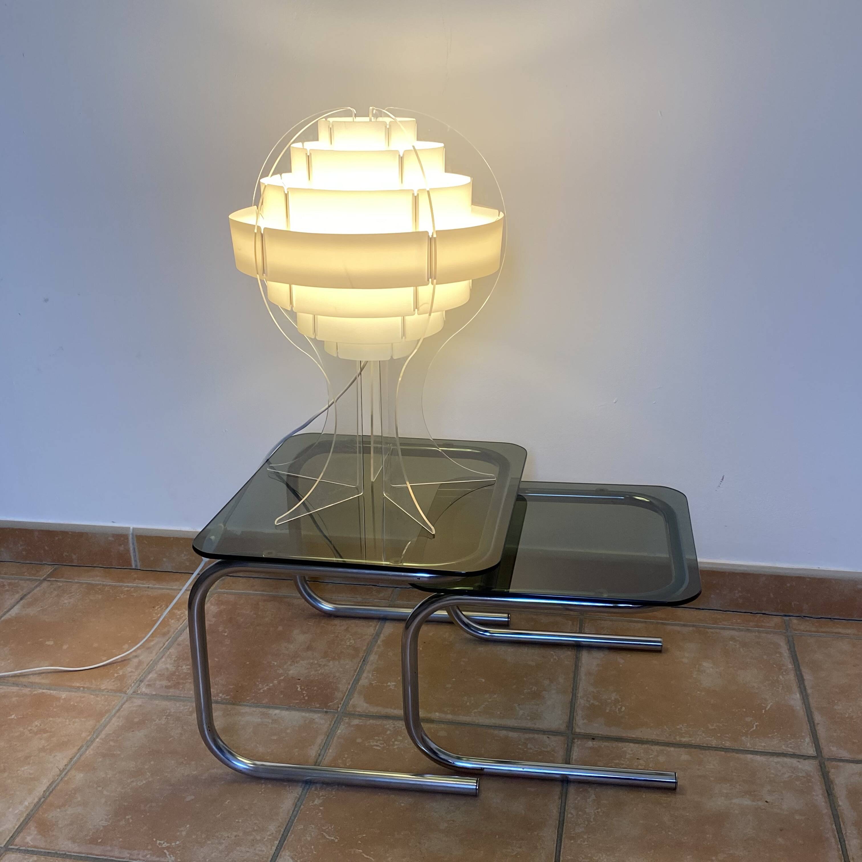 Lot de 2 tables gigognes vintage. 1970.