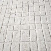 Handmade pure wool rug, size 1.5/2.5 m.