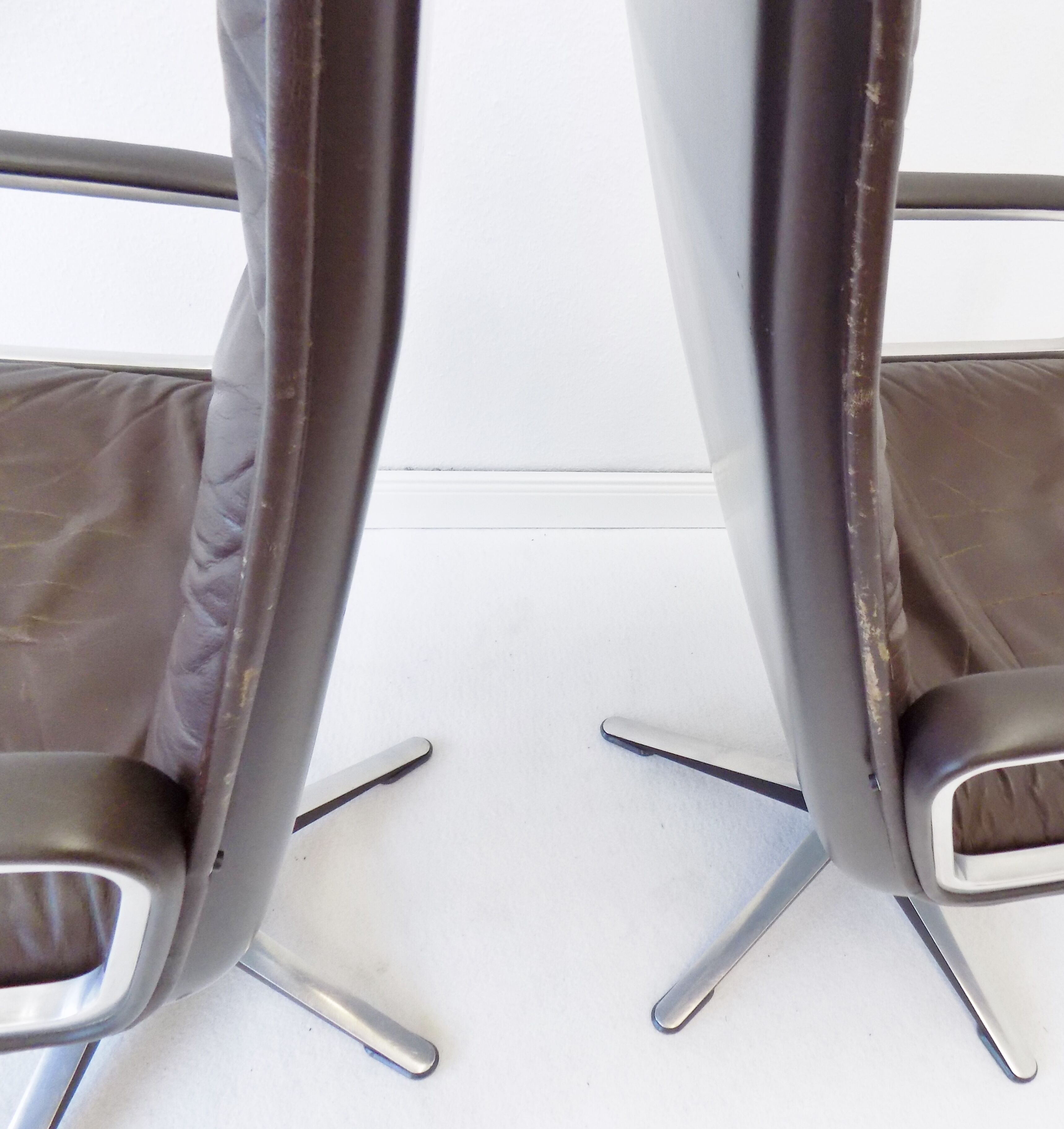 Wilkhahn Delta Highback set of 2 brown leather armchairs by Delta Design