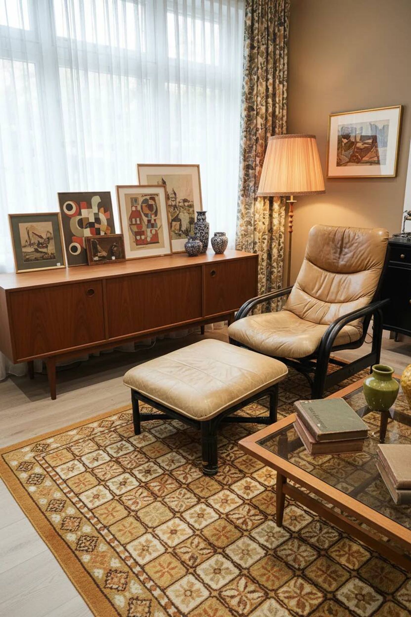 Vintage camel leather lounge chair with ottoman – wooden frame – 1970s