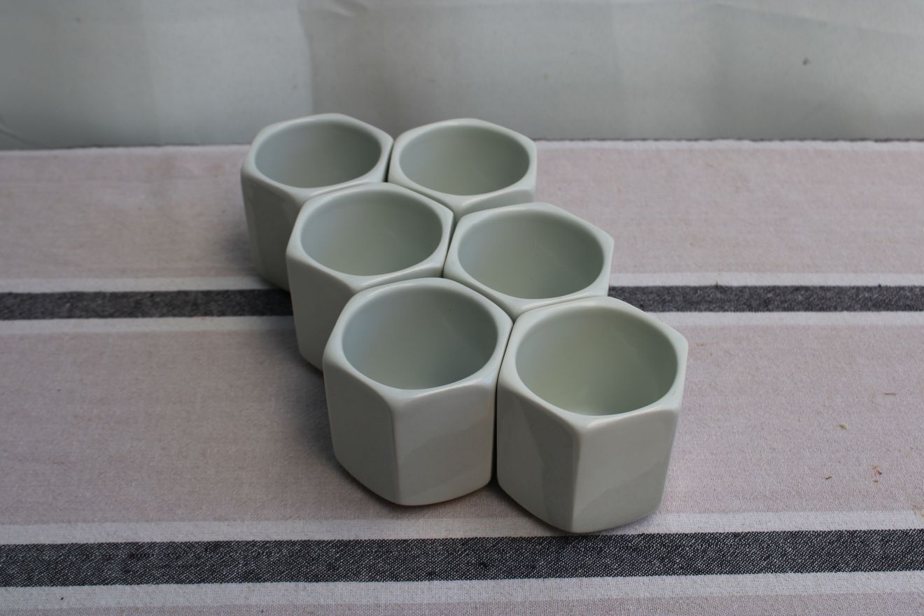 Set of 6 pots