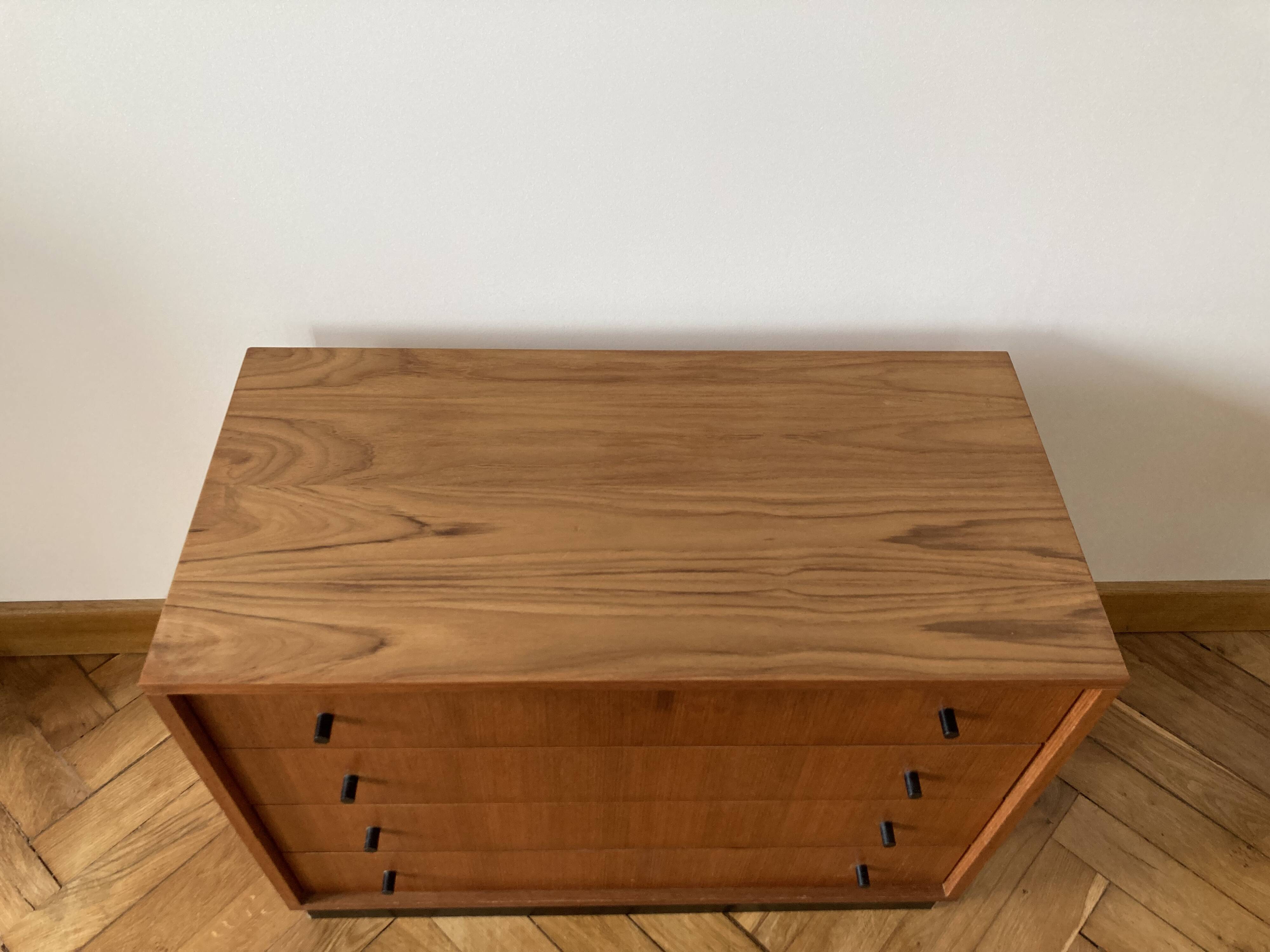 Scandinavian style chest of drawers