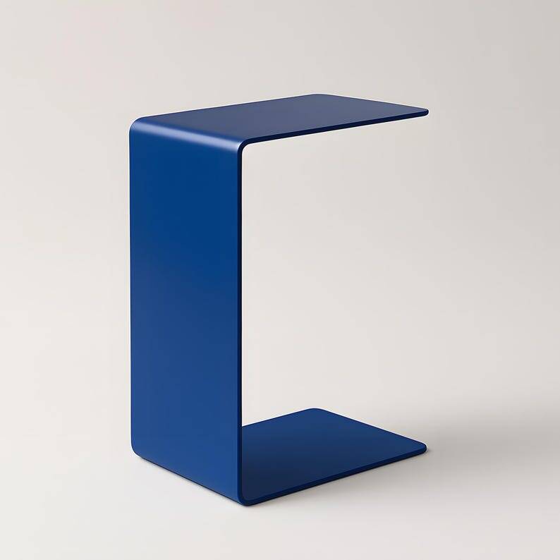Table d'appoint minimaliste en acier