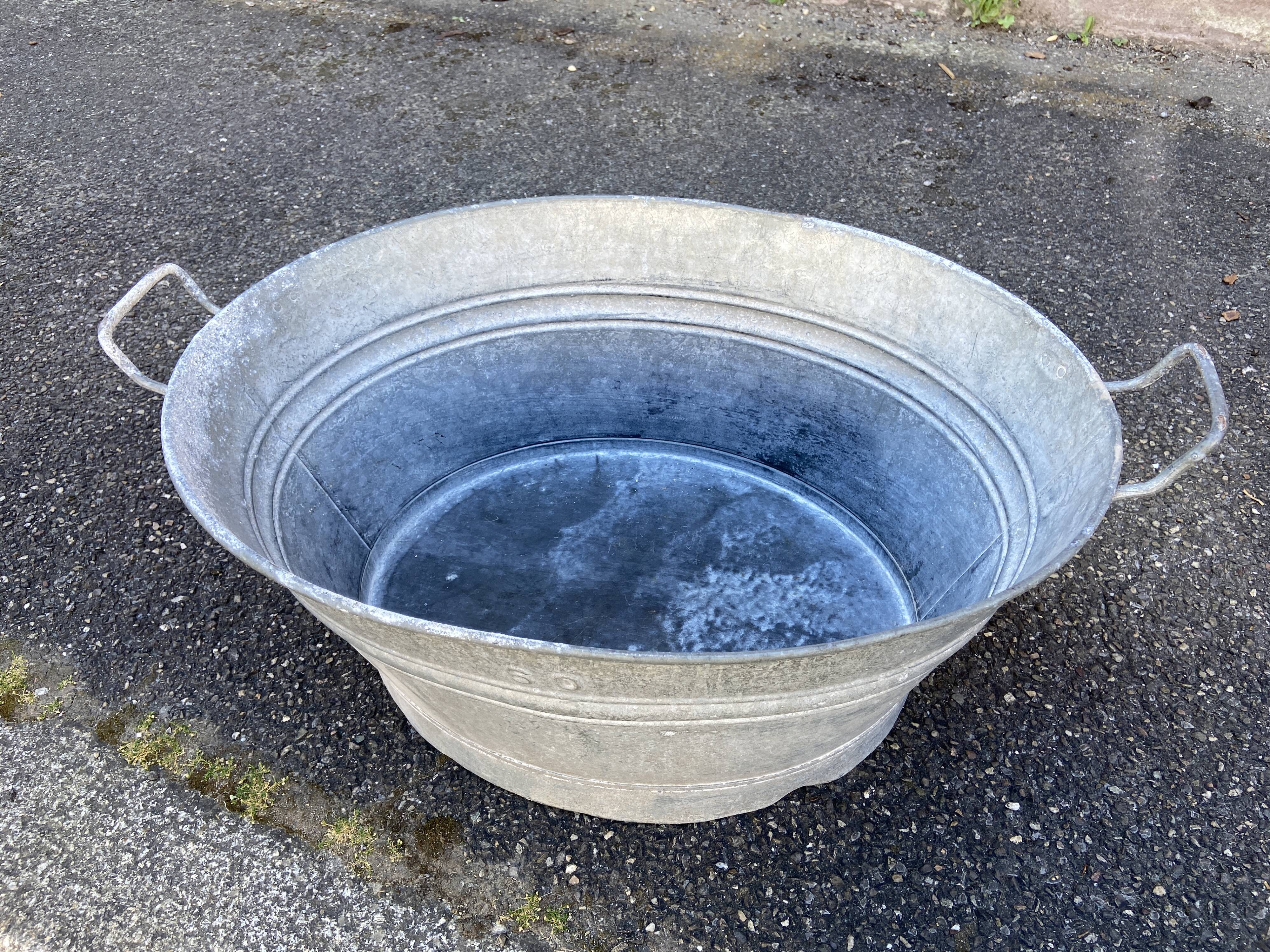 Vintage zinc basin 60 liters