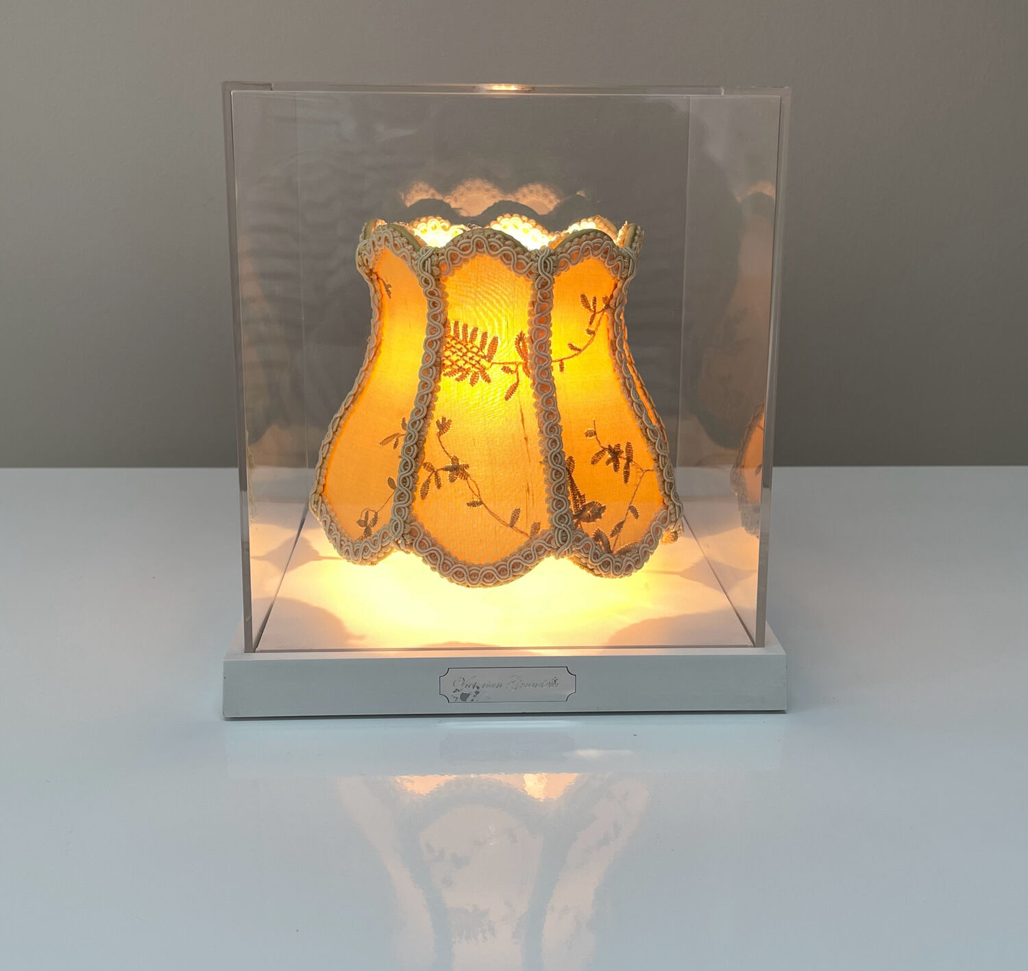 Flos Miniteca lamp – design by Ron Gilad – cube in plexiglass