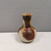 Small, delicious vase by Axel Larsen Denmark 70s for his own company AXELLA