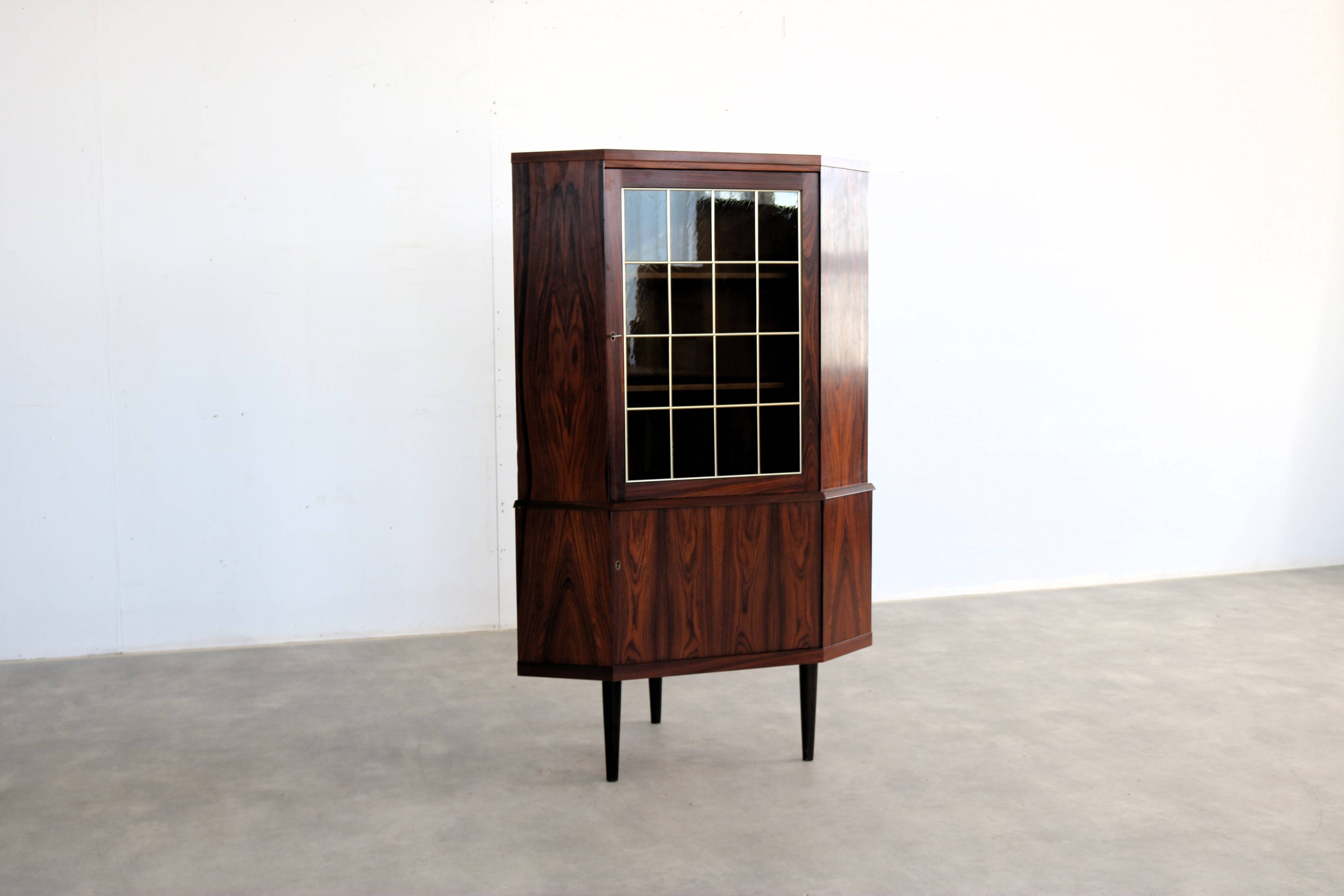 Vintage display cabinet | corner cabinet | 1960s | Danish