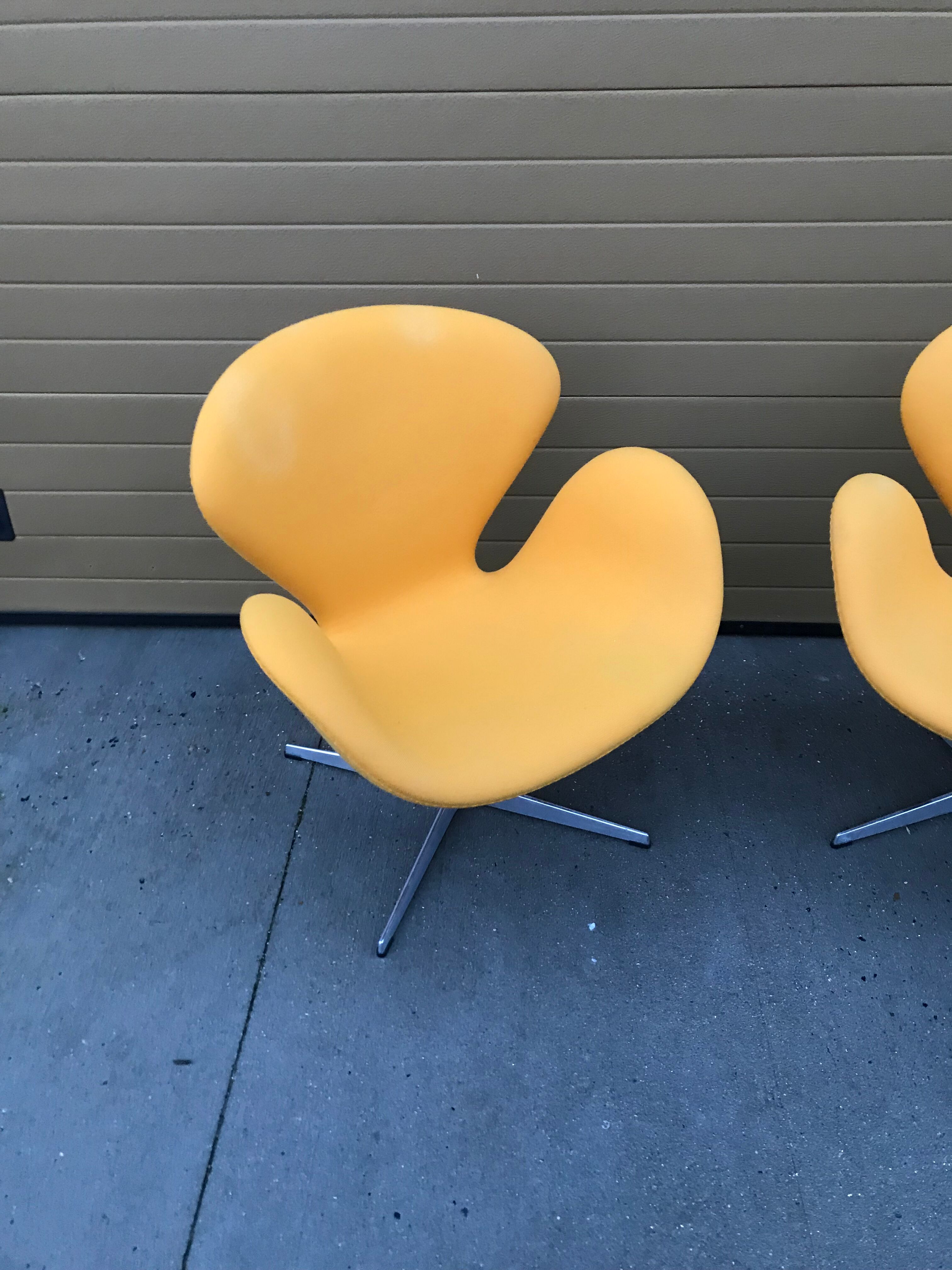 Swan armchair by Arne Jacobsen for Fritz Hansen