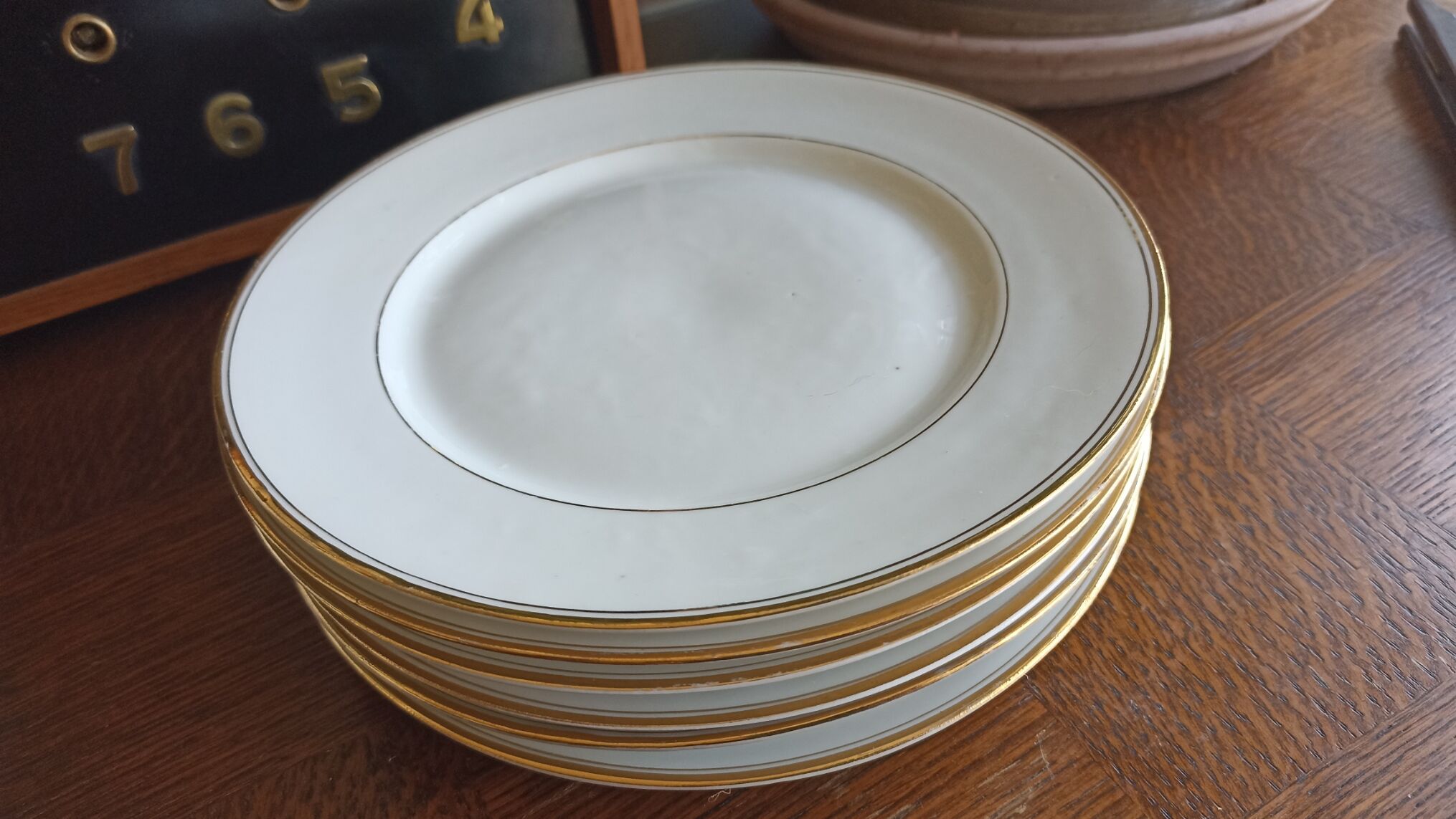 6 Villedieu porcelain dessert plates