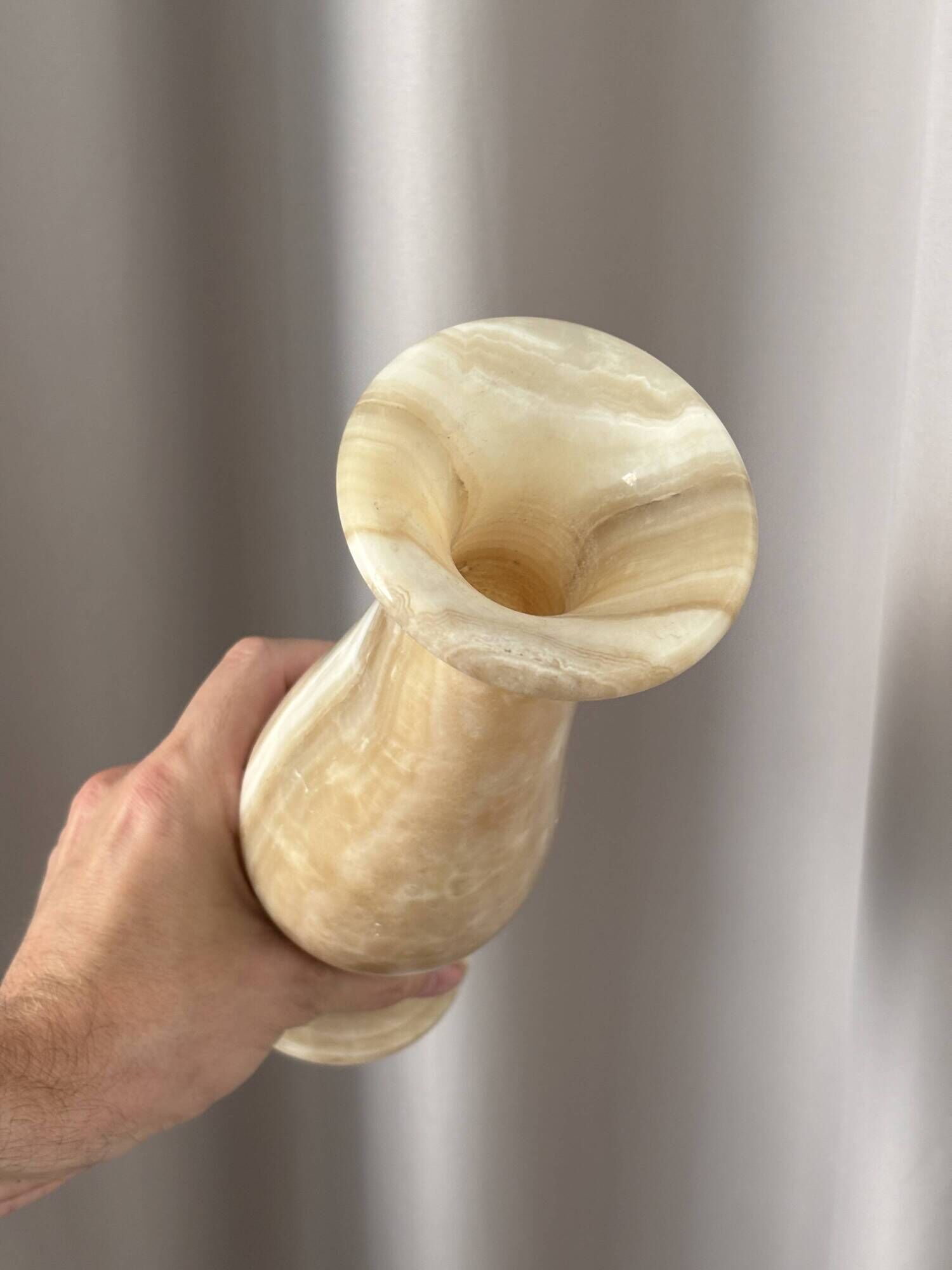 Vintage Italian Onyx Marble Vase – 25 cm – Honey & Cream Stone
