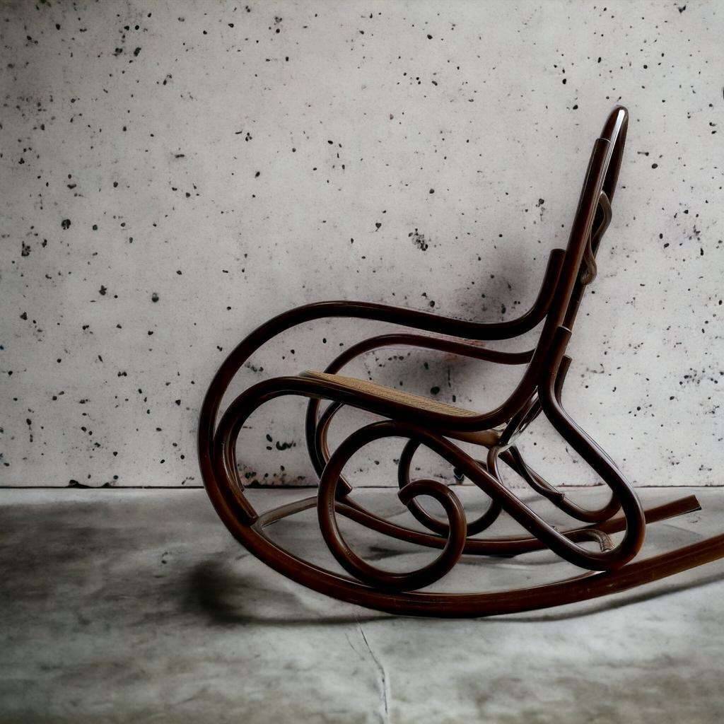 Fauteuil à bascule vintage en rotin