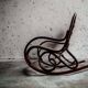 Fauteuil à bascule vintage en rotin
