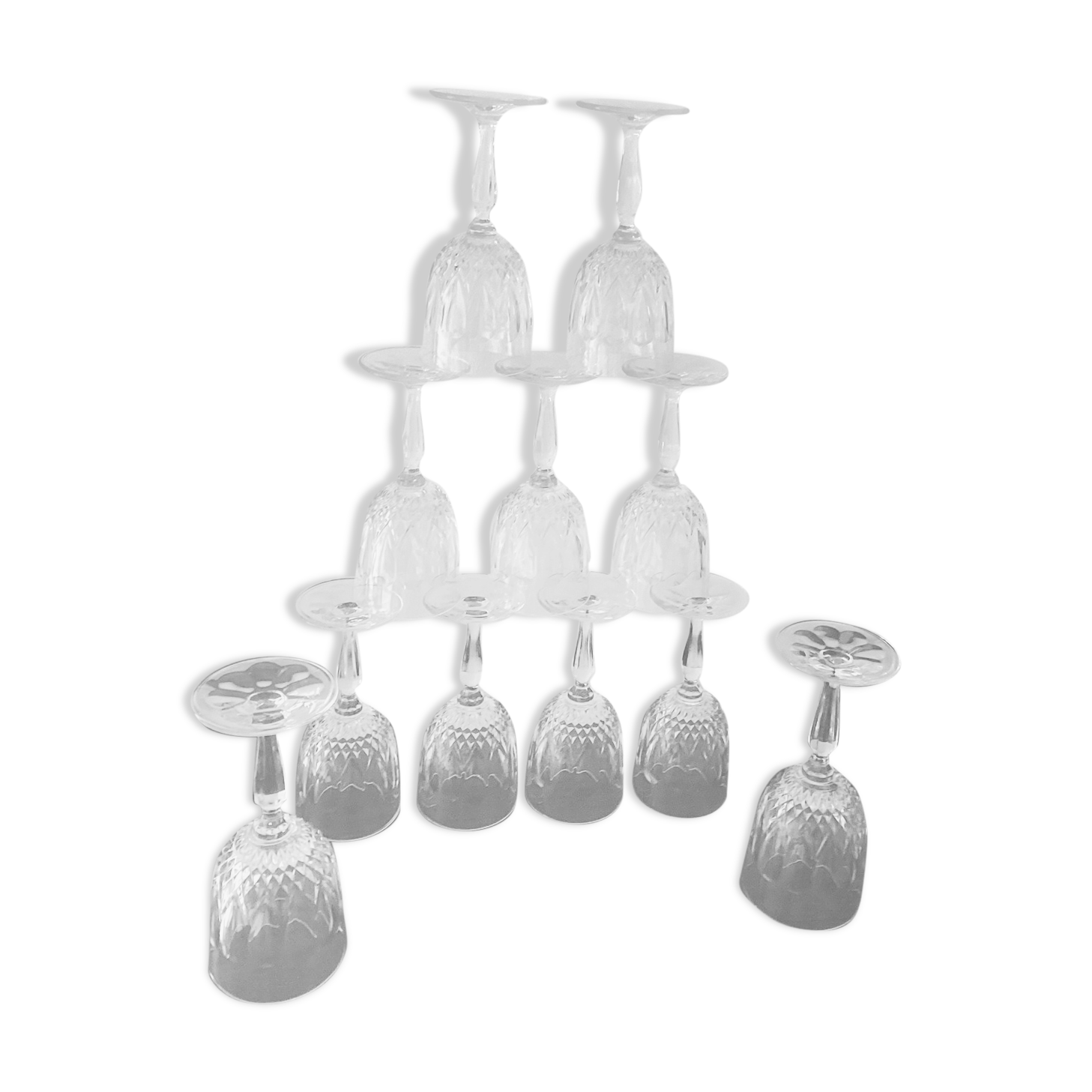 Lot of stemmed glass