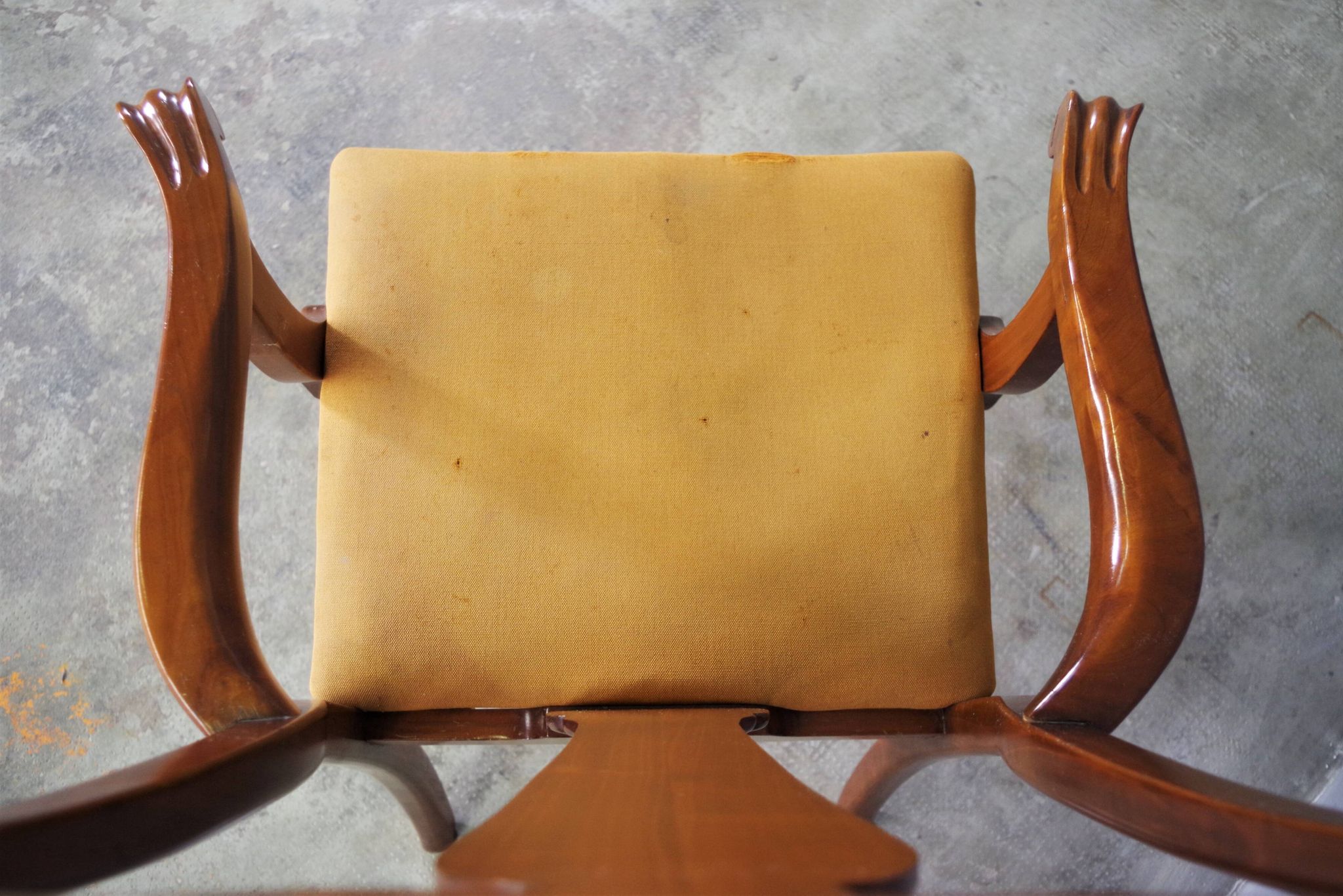Antique Queen Anne armchair in mahogany and leather