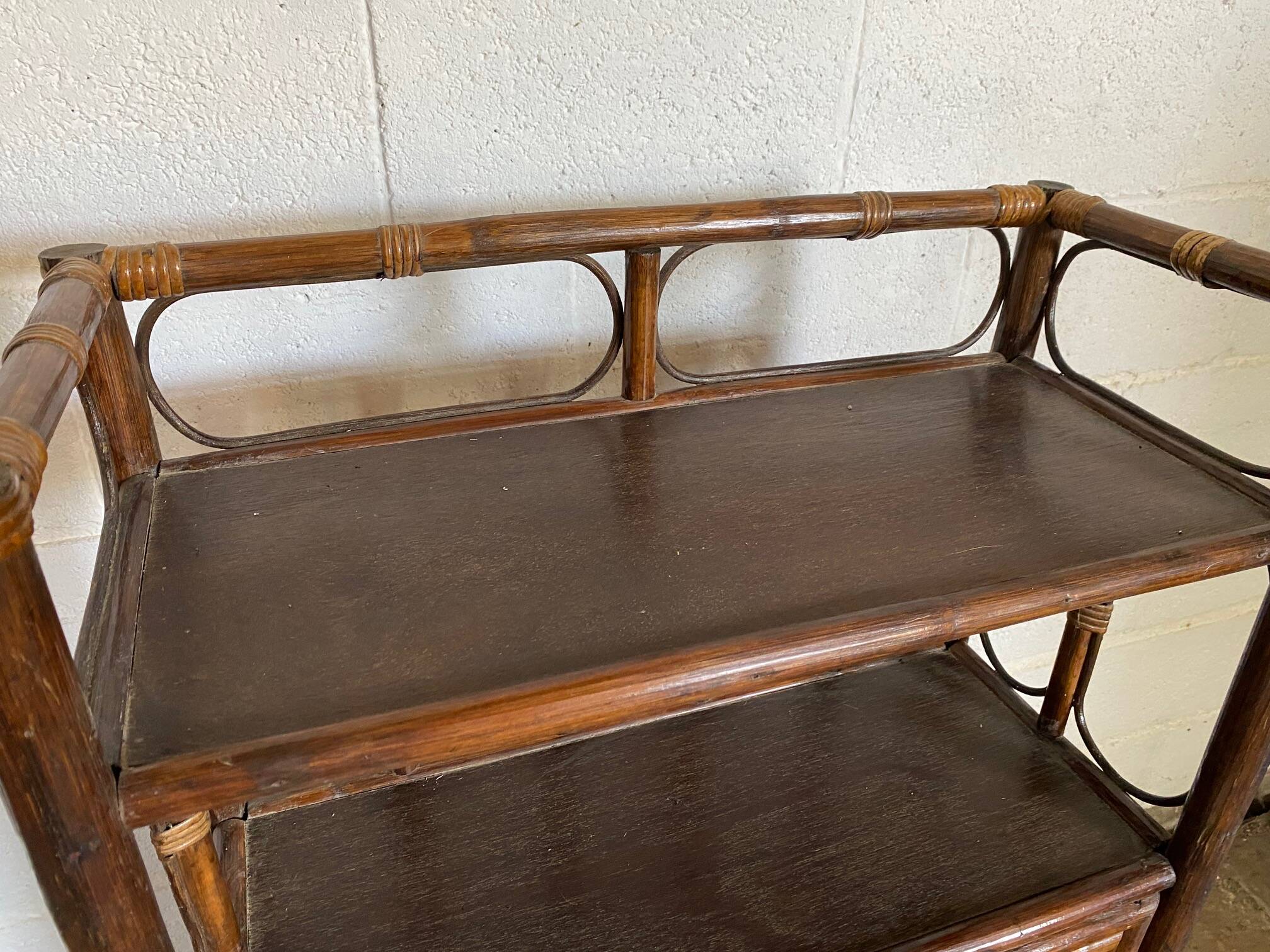Meuble de rangement en rotin tissé et bambou vintage années 70