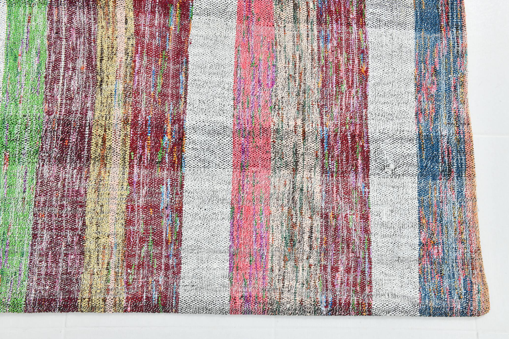 Multicolor modern rug 321x234cm